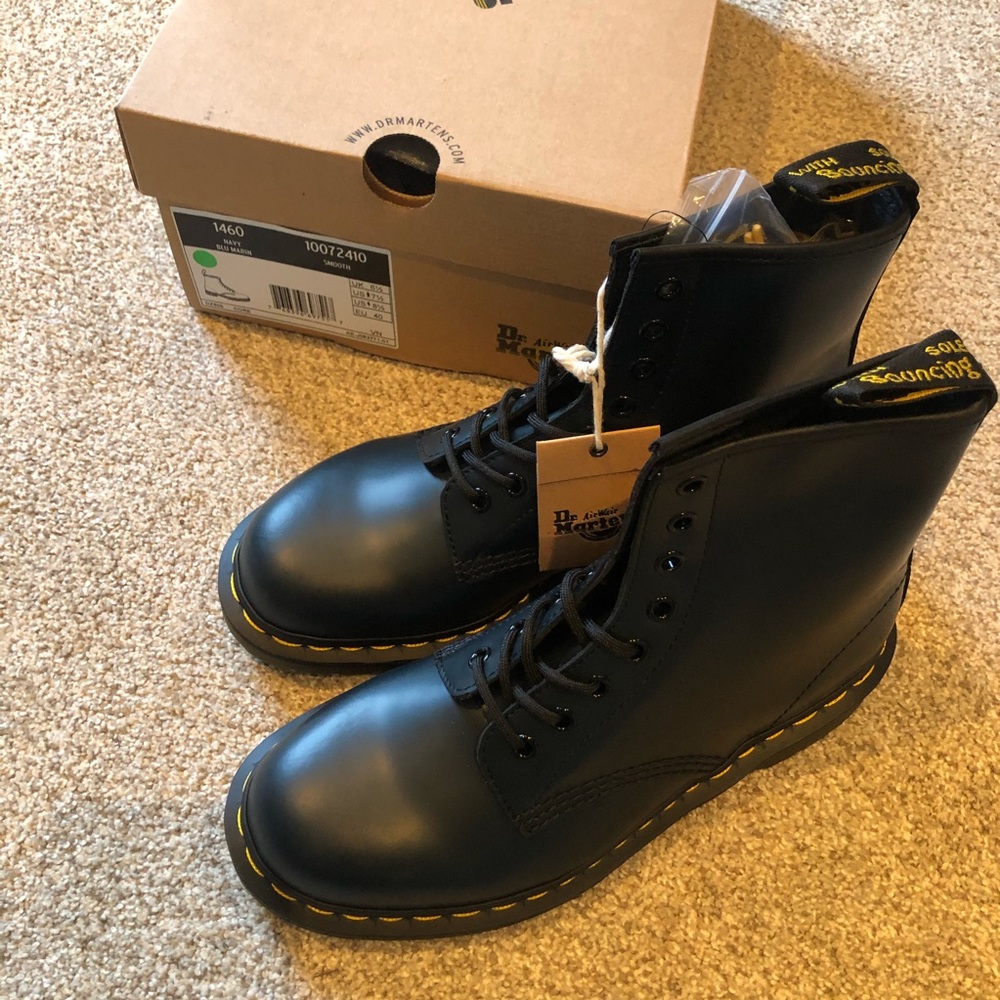 Dr Martens 1460 lace up combat boots - Picture 3 of 10